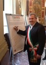 assessore Stefano Prampolini firma manifesto contro il gioco d'azzardo a Milano.JPG