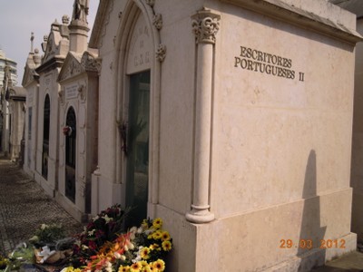 La cappella funeraria di Antonio Tabucchi al cimitero di Lisbona.
