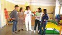 1.Le volontarie Francesca Cigarini (prima da sinistra) e Francesca Capizzi (prima da destra) fanno servizio civile nel reparto di Neuropsichiatria infantile di Carpi