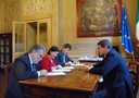 Davanti al sindaco Gian Carlo Muzzarelli, in primo piano, Luigi Tollari (Uil), Tania Scacchetti (Cgil) e William Ballotta (Cisl) 