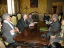 Un momento dell'incontro tra il sindaco Giorgio Pighi, l'ambasciatore del Brasile Ricardo Neiva Tavares e una rappresentanza di associazioni di volontariato