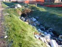 Stradello basso Ganaceto-il canale con i rifiuti