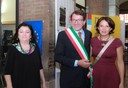 Il sindaco Muzzarelli con Rita e Valentina Imbeni 