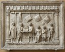 05_Rilievo romano in marmo con scena di vendita di cuscini dagli Uffizi.jpg