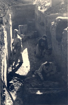 Malavolti. Fiorano Modenese, Fornaci Carani. Le “tombe dei fanciulli” in corso di scavo.jpg