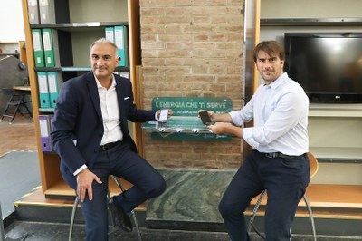 Charge box: l'assessore Giulio Guerzoni e Giorgio Golinelli, direttore servizi energetici Gruppo Hera