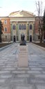 Fotoinserimento del busto di Giuseppe Mazzini nella piazza riqualificata