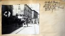 donne in via emilia a Modena 1945, foto dal baule del capitano.jpg