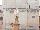 Statua di A.Tassoni in Piazza Torre.jpg
