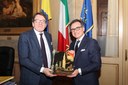 Il sindaco Giancarlo Muzzarelli e il nuovo prefetto di Modena Pierluigi Faloni