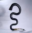 Il serpentone curioso strumento musicale delle collezioni del Museo.jpg