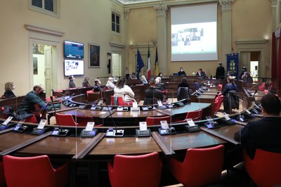 Un momento della seduta del Consiglio comunale di Modena dedicata a Mirella Freni