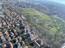 Foto aerea dell'elisuperficie vicino al parco Ferrari