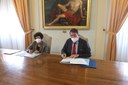 Il sindaco Muzzarelli e la prefetta Camporota firmano il protocollo