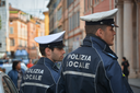 La Polizia locale di Modena in centro storico