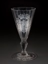 Manifattura boema, Bicchiere con stemma di casa d'Este, 1720 ca., cristallo acromo rosato