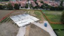 Un'immagine dal drone dei lavori alla scuola di Villanova