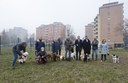 Il sindaco Muzzarelli e l'assessore Bosi all'inaugurazione dell'area cani insieme a numerosi residenti della zona e ai loro amici a quattro zampe